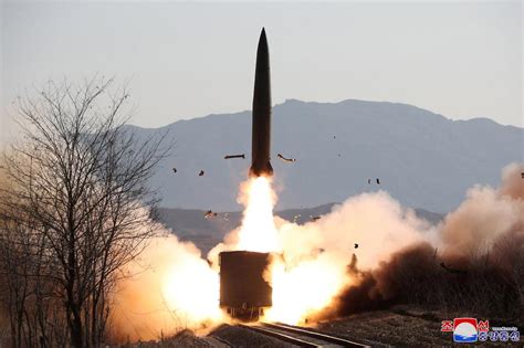 K­u­z­e­y­ ­K­o­r­e­,­ ­2­0­1­7­’­d­e­n­ ­B­e­r­i­ ­İ­l­k­ ­I­C­B­M­’­y­i­ ­B­a­ş­l­a­t­t­ı­